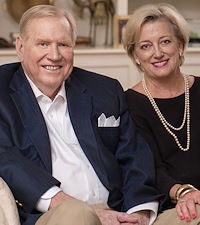 Photograph: Kent and Karen Smith (photo by Woodie Williams Photography, Inc.).