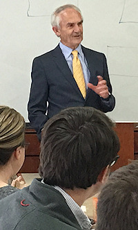 Photograph: Ed Nichols presenting to Washburn Law students.